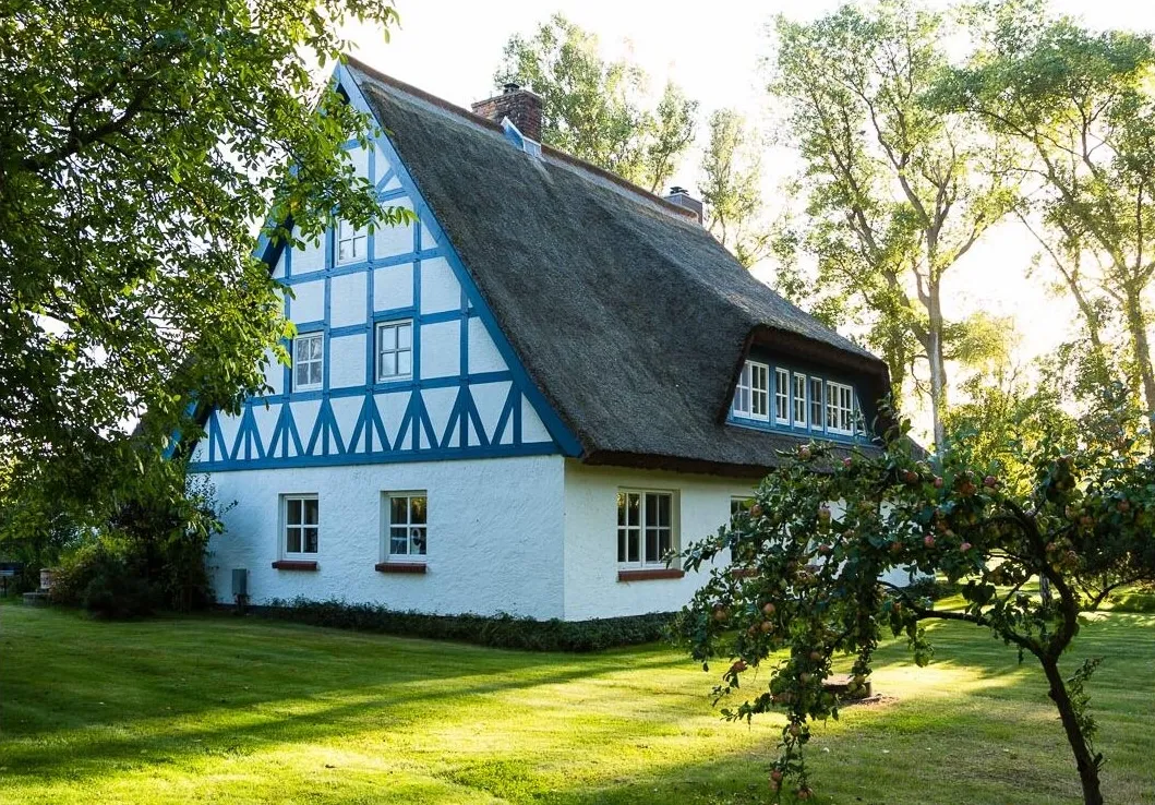 Garten und Hausfront Lahann I
